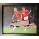 Manchester-United-FC-Scholes-Signed-Boot-Framed